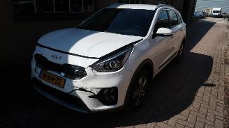 Vaurioauto  passenger cars Kia Niro Kia Niro 1.6 GDi Hybrid DynamicLine 2022/1
