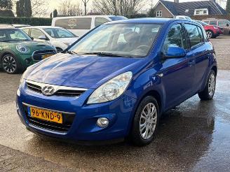 damaged passenger cars Hyundai I-20 1.2i DynamicVersion . 5 deurs | Airco ( inruil verkregen ) 2010/6