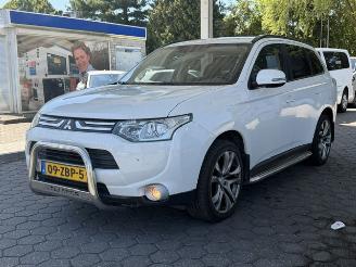 skadebil auto Mitsubishi Outlander 2.2 Di-D Intense. KLIMA | CRUISE ( INRUIL VERKREGEN ) 2012/10