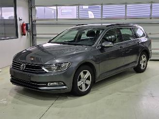 Schadeauto Volkswagen Passat comfortline 1.6 TDI euro6b 2017/5