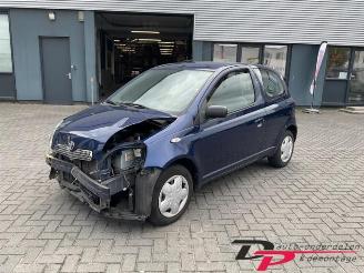 Vrakbiler auto Toyota Yaris Yaris (P1), Hatchback, 1999 / 2005 1.3 16V VVT-i 2000/1