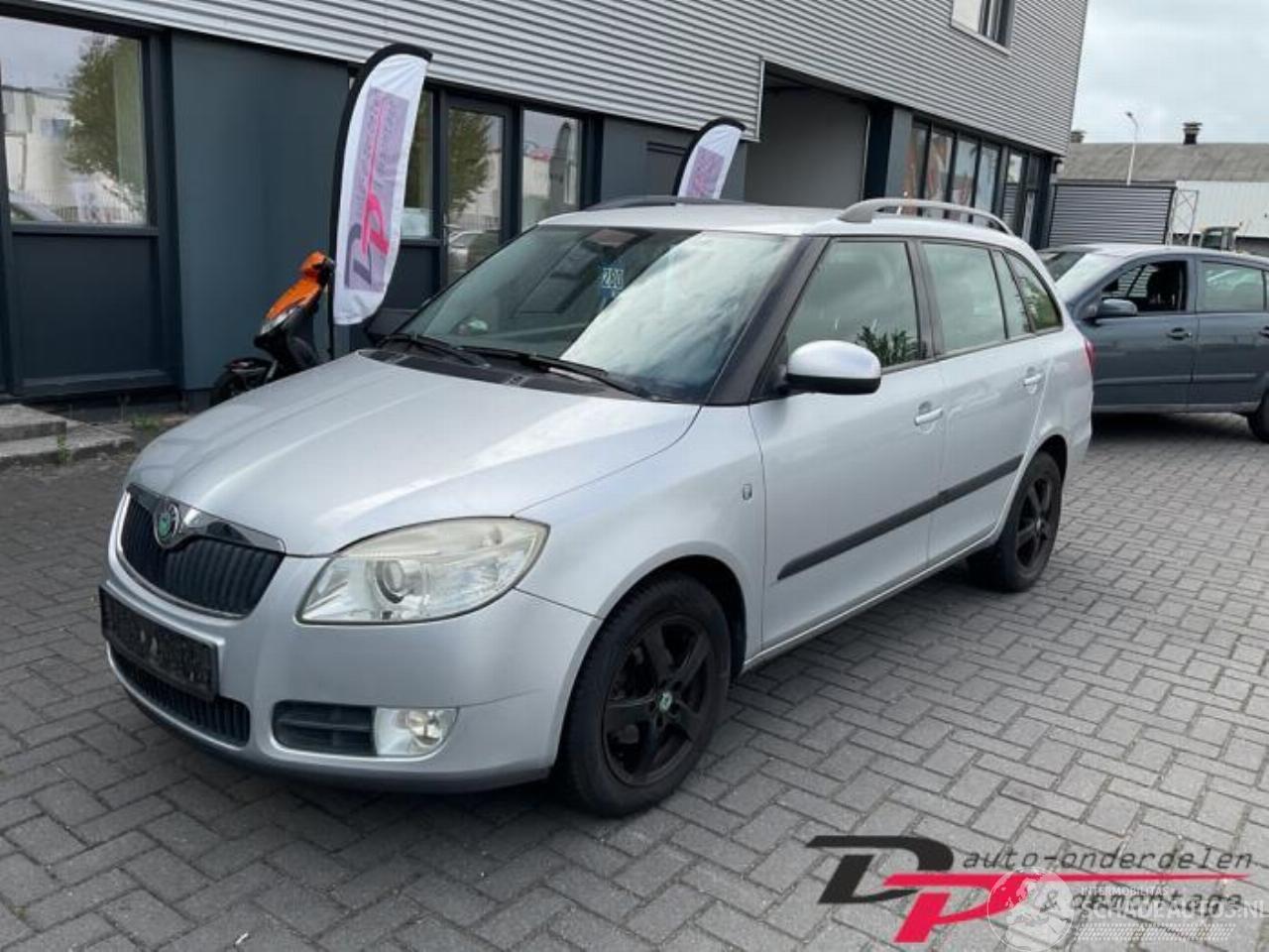 Skoda Fabia Fabia II Combi, Combi 5-drs, 2007 / 2015 1.4i 16V