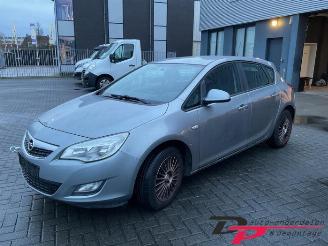 Auto da rottamare Opel Astra Astra J (PC6/PD6/PE6/PF6), Hatchback 5-drs, 2009 / 2015 1.4 16V ecoFLEX 2011/11