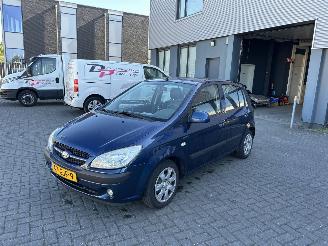 damaged passenger cars Hyundai Getz Airco 1.4 Benzine 2008/1