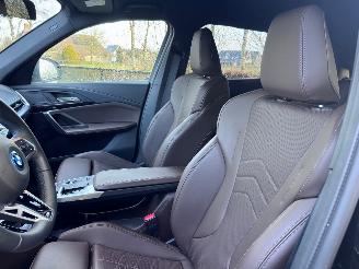 BMW iX1 iX1 20 eDrive M Sport Leder Trekhaak Camera Ambiance! picture 11
