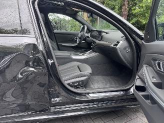 BMW 3-serie M340i 3 Touring M340 i xDrive PANO Trekhaak HUD VOLLL picture 17