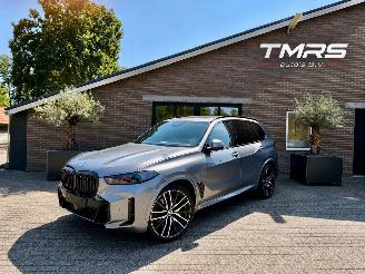  BMW X5 BMW X5 50e xDrive M Sport PANORAMADAK LUCHTVERING HUD TREKHAAK  AMBIANCE 2025/1
