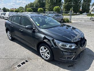 skadebil auto Renault Mégane Grandtour  2019/9