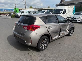 krockskadad bil auto Toyota Auris  2015/5