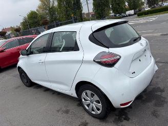 Unfallwagen Renault Zoé 136pk 52kwh R135 2021/6