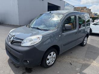 krockskadad bil auto Renault Kangoo 5PL 2020/2