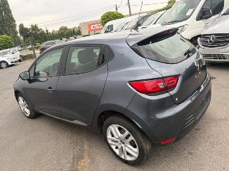 Coche accidentado Renault Clio  2020/9
