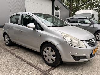 Opel Corsa 1.2-16V Enjoy, automaat picture 6
