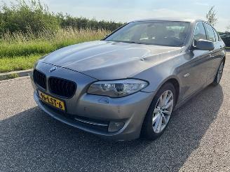 uszkodzony samochody osobowe BMW 5-serie 523i Executive Schuifdak 2010/6