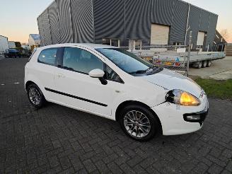 uszkodzony samochody osobowe Fiat Punto Evo 1.3 m-jet dynamic 2011/1