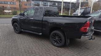 Toyota Hilux 2.4 d-4d XC Proffesional 87 km super mooi auto! picture 4