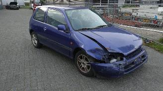 Avarii autoturisme Toyota Starlet 1.3 3 deurs rijdt goed 1998/1