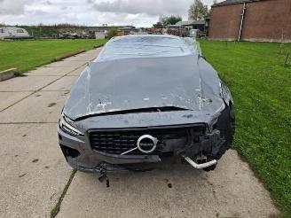 Auto da rottamare Volvo V-60 V60 II (ZW), Combi, 2018 2.0 B4 16V Mild Hybrid Geartronic 2021/2