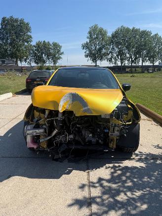 skadebil auto Renault Clio 1.6 Turbo RS 2013/1