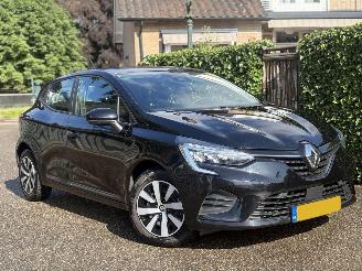 Schadeauto Renault Clio 1.6 E-Tech Hybrid 145 Equilibre AUTOMAAT 95PK 2022/10
