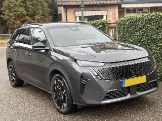 Schadeauto Peugeot 5008 1.6 Plug-in Hybrid 195 Allure 7p AUTOMAAT 150PK 2025/10