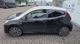 Toyota Aygo 1.0 12V VVT-i Hatchback  Benzine 998cc 53kW (72pk) FWD 2018-03 (KGB40) 1KRFE picture 9
