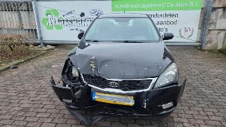  Kia Cee d 1.4 CVVT 16V Hatchback 4Dr Benzine 1.396cc 66kW (90pk) FWD 2009-09/2012-12 (EDB5PB; EDB5PD; EDB5PE) G4FA5 2011/7