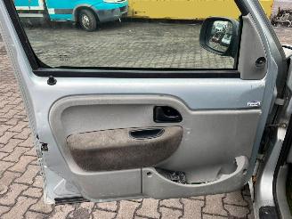 Renault Kangoo 1.6 16V MPV  Benzine 1.598cc 70kW (95pk) FWD 2001-06/2008-01 (KC0L; KC0P; KC0S; KC1N) K4M752 picture 17