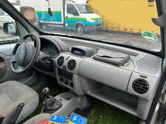 Renault Kangoo 1.6 16V MPV  Benzine 1.598cc 70kW (95pk) FWD 2001-06/2008-01 (KC0L; KC0P; KC0S; KC1N) K4M752 picture 15