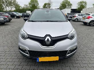 Schadeauto Renault Captur 1.2 TCE 16V EDC SUV  Benzine 1.197cc 88kW (120pk) FWD 2013-06 (2R40; 2RC0) H5F403; H5FD4 2013/10