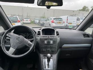 Opel Zafira 2.2 16V Direct Ecotec MPV picture 13