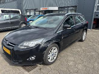 Schadeauto Ford Focus 1.0 Ecoboost Titanium 2010/1