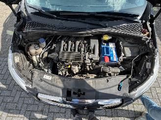 Peugeot 2008 2008 1.2 picture 9