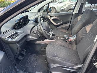 Peugeot 2008 2008 1.2 picture 22