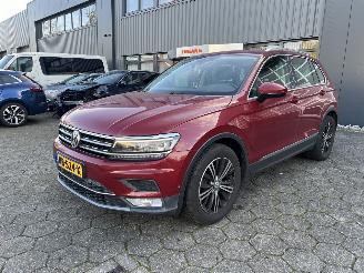 krockskadad bil auto Volkswagen Tiguan 2.0 TSI 4MOTION DSG 2017/1