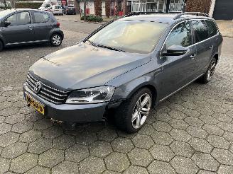 uszkodzony samochody osobowe Volkswagen Passat 1.6 TDI BM Variant 2012/3