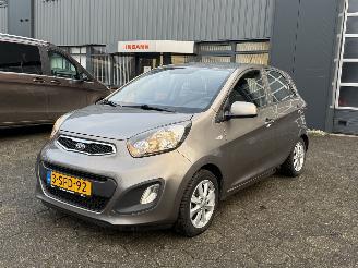 Schadeauto Kia Picanto 1.0 CVVT ISG 2013/11