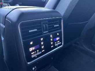 Porsche Cayenne 3.0 E-Hybrid Platinum Edition picture 25