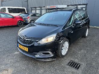 Schadeauto Opel Zafira 1.4 T Online Edition 7p 2017/9