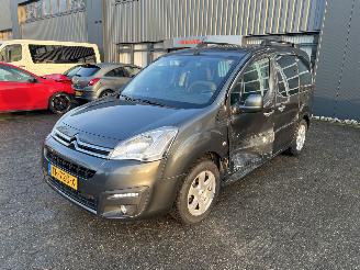 krockskadad bil auto Citroën Berlingo 1.2 PureTech XTR 2016/5