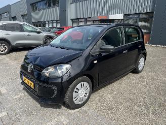 Schadeauto Volkswagen Up! 1.0 take up! BlueMotion 2013/11