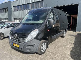 krockskadad bil bedrijf Renault Master T35 2.3 dCi L2H2 2017 2017/1