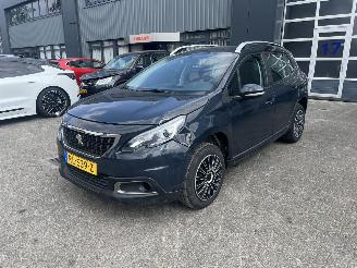 Unfallwagen Peugeot 2008 1.2 PURETECH BLUE LION 2018/1