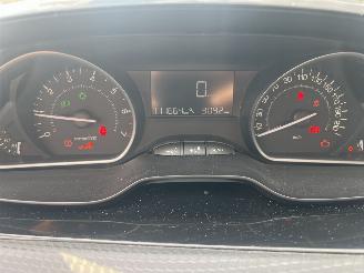 Peugeot 2008 1.2 PURETECH BLUE LION picture 18