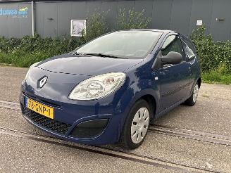 Vaurioauto  passenger cars Renault Twingo 1.2 Hatchback 2Dr Benzine 1.149cc 43kW (58pk) FWD 2007-03/2014-09 (CN0D) D7F800; EURO4 2008/7