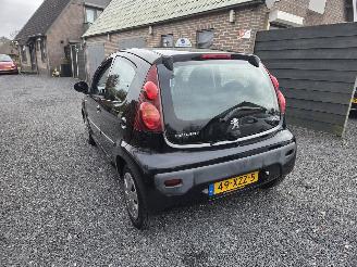 Peugeot 107 1.0 Active picture 5