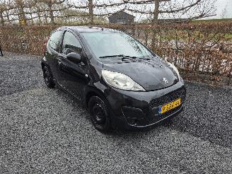 Unfallwagen Peugeot 107 Access Accent 2013/8