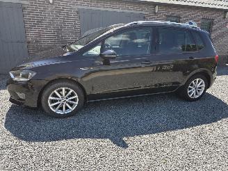 Schadeauto Volkswagen Golf Sportsvan 1.2 TSI Esasyline 2015/4