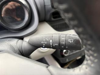 Toyota Yaris 1.5i - 12V HYBRID picture 12