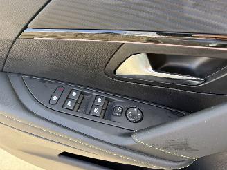 Peugeot 208 GT-LINE 1.5 BLUE HDI -16V TURBO picture 18